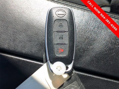 Used 2023 Nissan Rogue S image 32