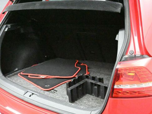 Used 2015 Volkswagen Golf S FWD image 10