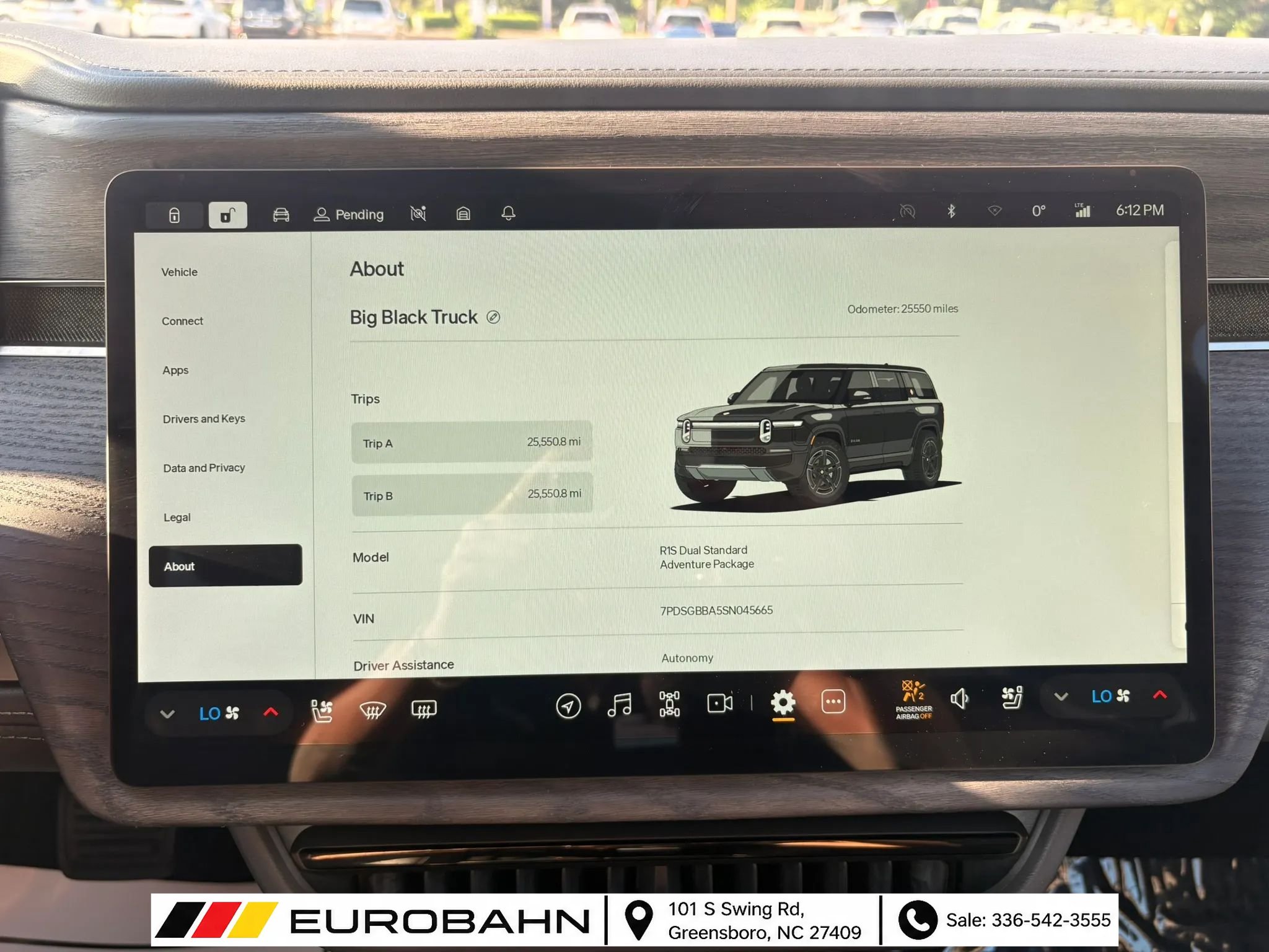 Used 2025 Rivian R1S Adventure Dual AWD/4WD image 18