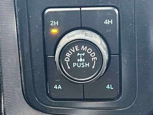 New 2025 Ford F150 Platinum w/ FX4 Off-Road Package image 8