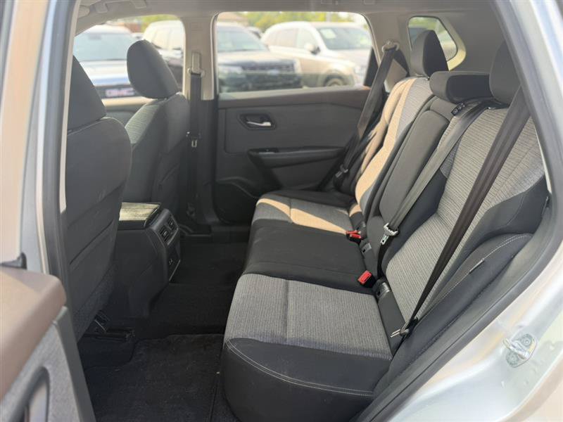 Used 2022 Nissan Rogue SV FWD image 18