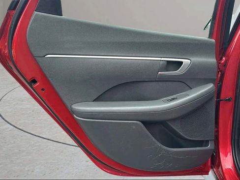 Used 2020 Hyundai Sonata SE w/ Cargo Package image 11