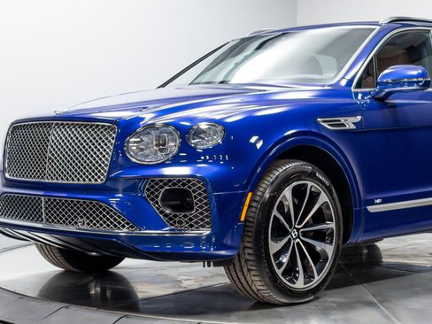 Used 2021 Bentley Bentayga w/ First Edition Specification AWD/4WD image 10