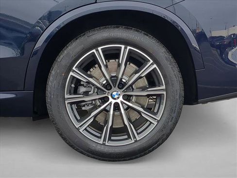 New 2026 BMW X5 xDrive50e image 10