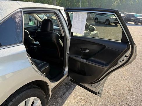 Used 2015 Toyota Venza XLE image 25