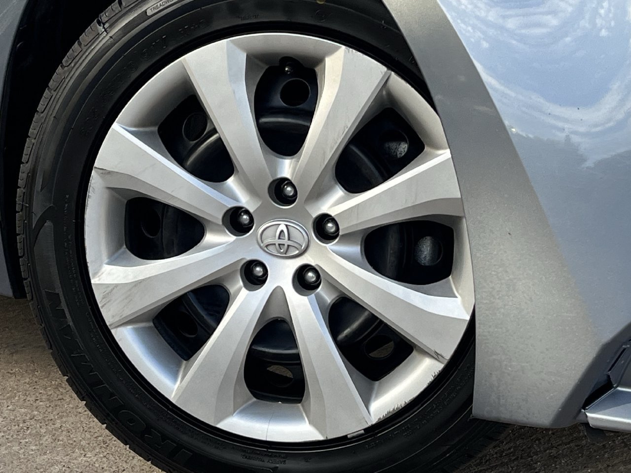 Used 2025 Toyota Corolla LE FWD image 27