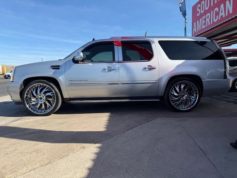Used 2012 Cadillac Escalade ESV Luxury image 13