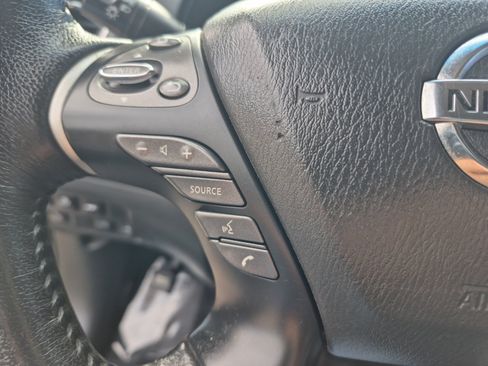 Used 2018 Nissan Pathfinder SL AWD/4WD image 29