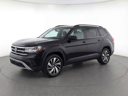 Used 2025 Volkswagen Atlas SE FWD image 3