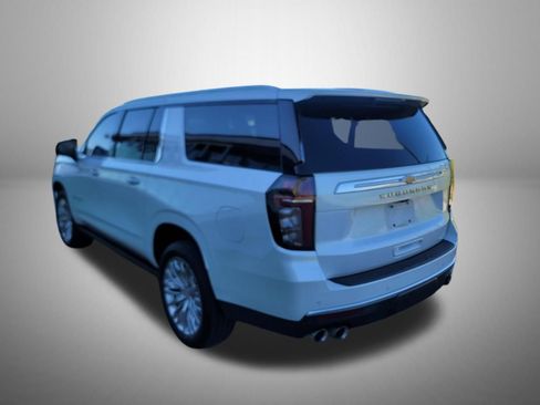 Used 2023 Chevrolet Suburban High Country AWD/4WD image 3
