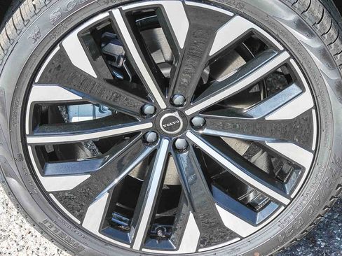 New 2026 Volvo XC90 T8 Ultra w/ Protection Package Premier AWD/4WD image 12
