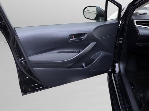 Certified 2023 Toyota Corolla LE image 33