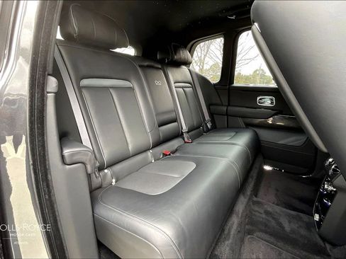 Certified 2022 Rolls-Royce Cullinan Black Badge w/ Dark Exterior Package image 24