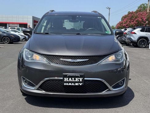 Used 2019 Chrysler Pacifica Touring-L FWD image 26