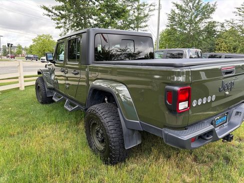 Used 2024 Jeep Gladiator Sport AWD/4WD image 5