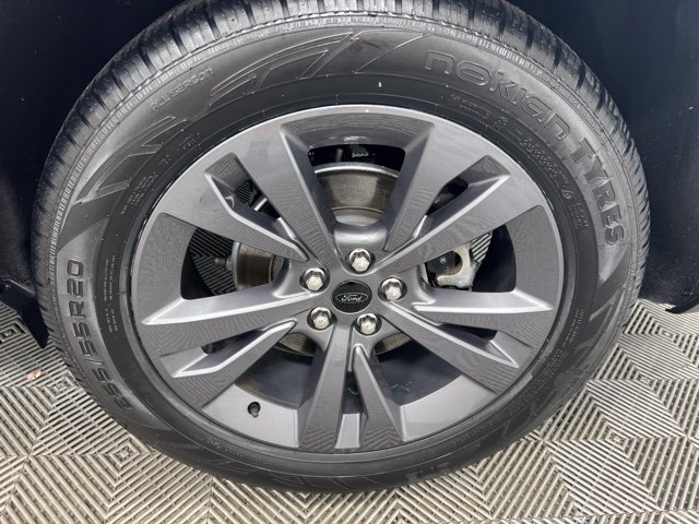 Used 2023 Ford Explorer XLT w/ Equipment Group 202A AWD/4WD image 9