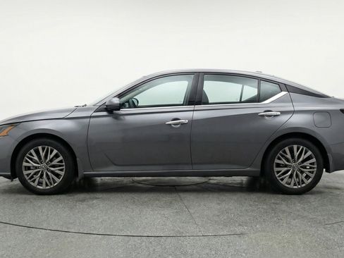 Used 2025 Nissan Altima 2.5 SV FWD image 5