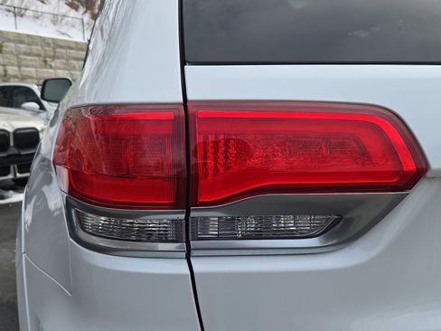 Used 2020 Jeep Grand Cherokee Summit image 10