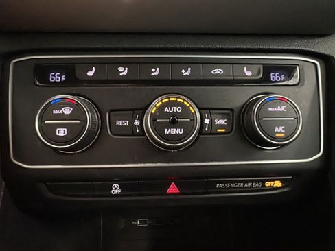 Used 2020 Volkswagen Atlas SE w/ Towing Package AWD/4WD image 17
