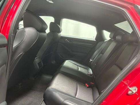 Used 2018 Honda Accord Sport image 11