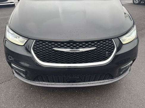 Used 2021 Chrysler Pacifica Limited image 7