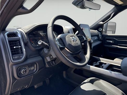 Used 2025 RAM 3500 Laramie image 18