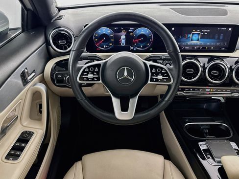 Used 2020 Mercedes-Benz A 220 image 15
