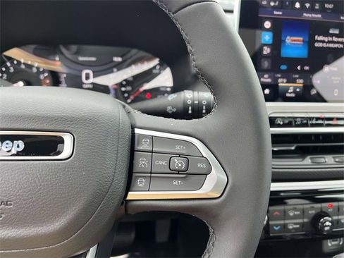 New 2025 Jeep Compass Limited w/ Sun & Sound Group image 18