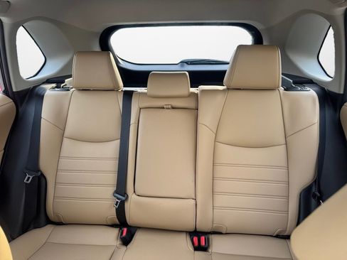 Used 2021 Toyota RAV4 XLE Premium image 14