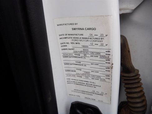 Used 2022 Ford F550 4x4 Crew Cab Super Duty w/ Power Equipment Group image 15