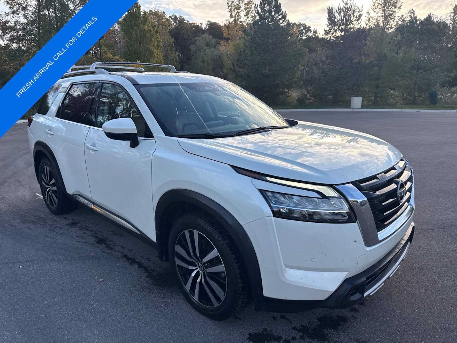 Used 2023 Nissan Pathfinder Platinum AWD/4WD image 6