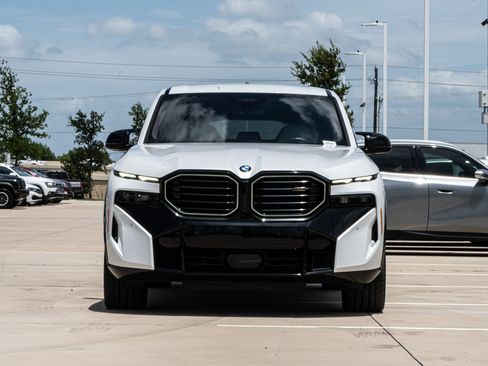 Used 2023 BMW XM AWD/4WD image 3