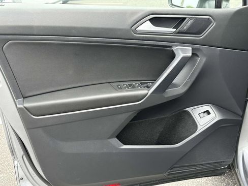 Used 2021 Volkswagen Tiguan SEL AWD/4WD image 15