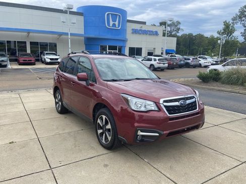 Used 2018 Subaru Forester 2.5i Premium AWD/4WD image 2