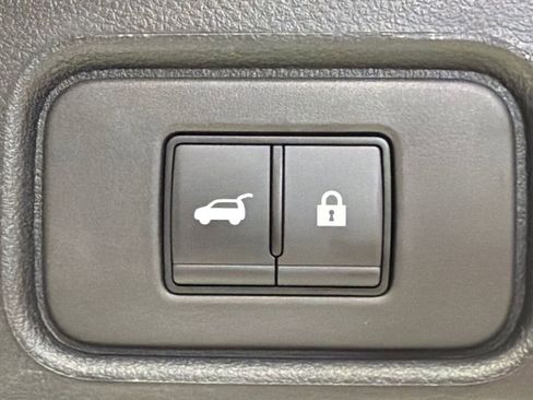 Used 2025 Nissan Pathfinder SL FWD image 20
