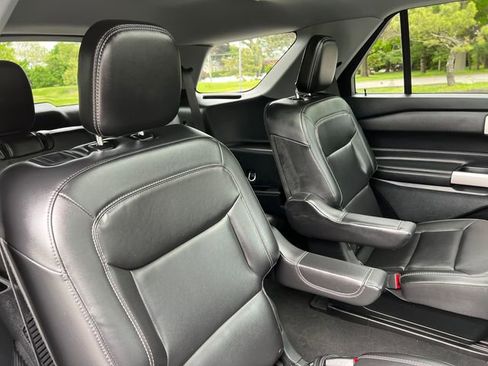 Used 2023 Ford Explorer XLT w/ Equipment Group 202A AWD/4WD image 31
