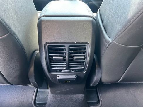 Used 2015 Ford Escape Titanium w/ Equipment Group 301A AWD/4WD image 19