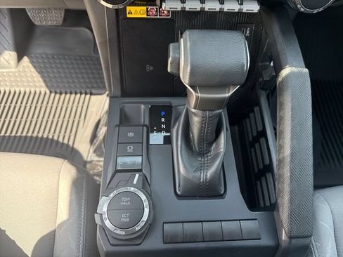 Used 2024 Toyota Tacoma SR5 AWD/4WD image 20