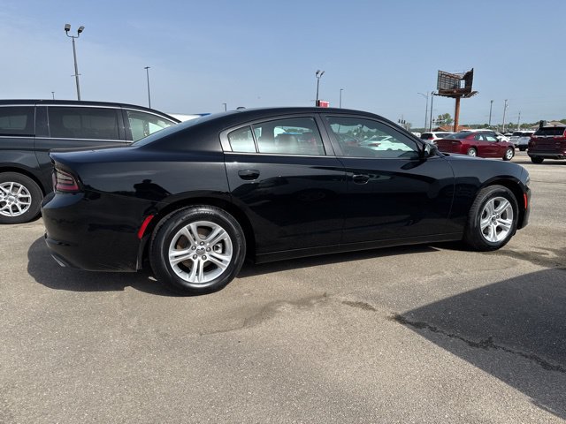 Used 2022 Dodge Charger SXT w/ Leather Interior Group RWD image 6