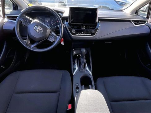 Used 2023 Toyota Corolla LE image 7