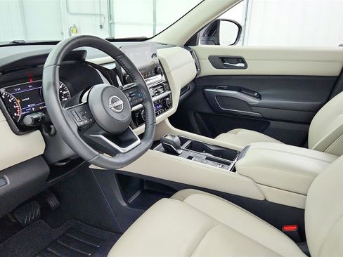 Used 2024 Nissan Pathfinder SL w/ Cargo Package FWD image 25