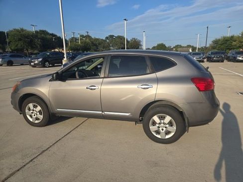 Used 2015 Nissan Rogue S FWD image 5