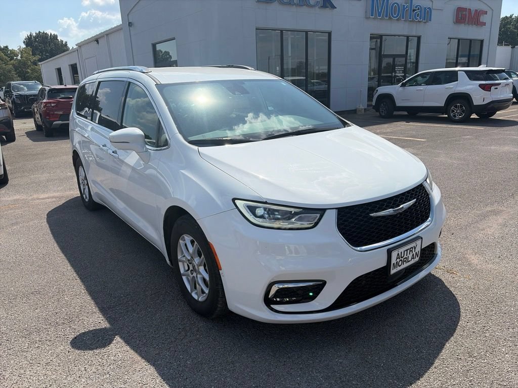 Used 2021 Chrysler Pacifica Touring-L w/ Uconnect Theater Family Group FWD image 8