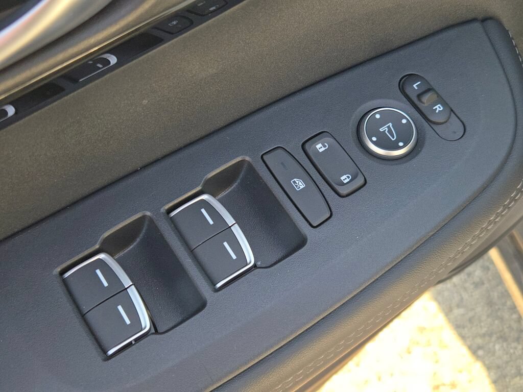 Used 2025 Acura ADX AWD image 24