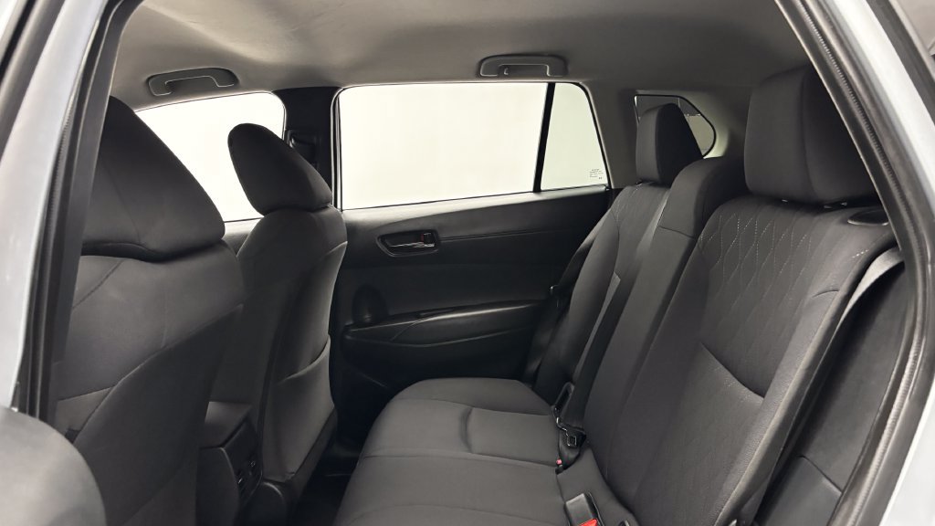 Certified 2025 Toyota Corolla Cross LE FWD image 33