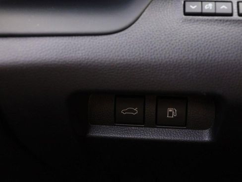 Used 2023 Toyota Crown image 19