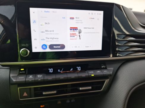 Used 2025 Toyota Camry SE image 28