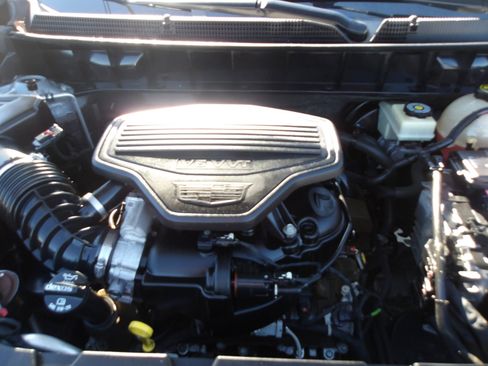 Used 2017 Cadillac XT5 Luxury w/ Driver Awareness Package image 28