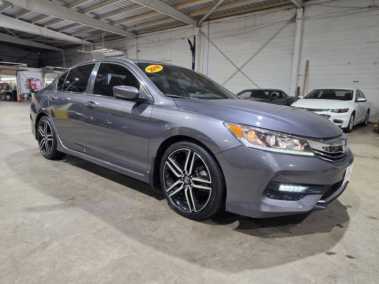 Used 2016 Honda Accord Sport image 18