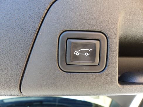 Used 2021 Buick Envision Essence FWD image 25